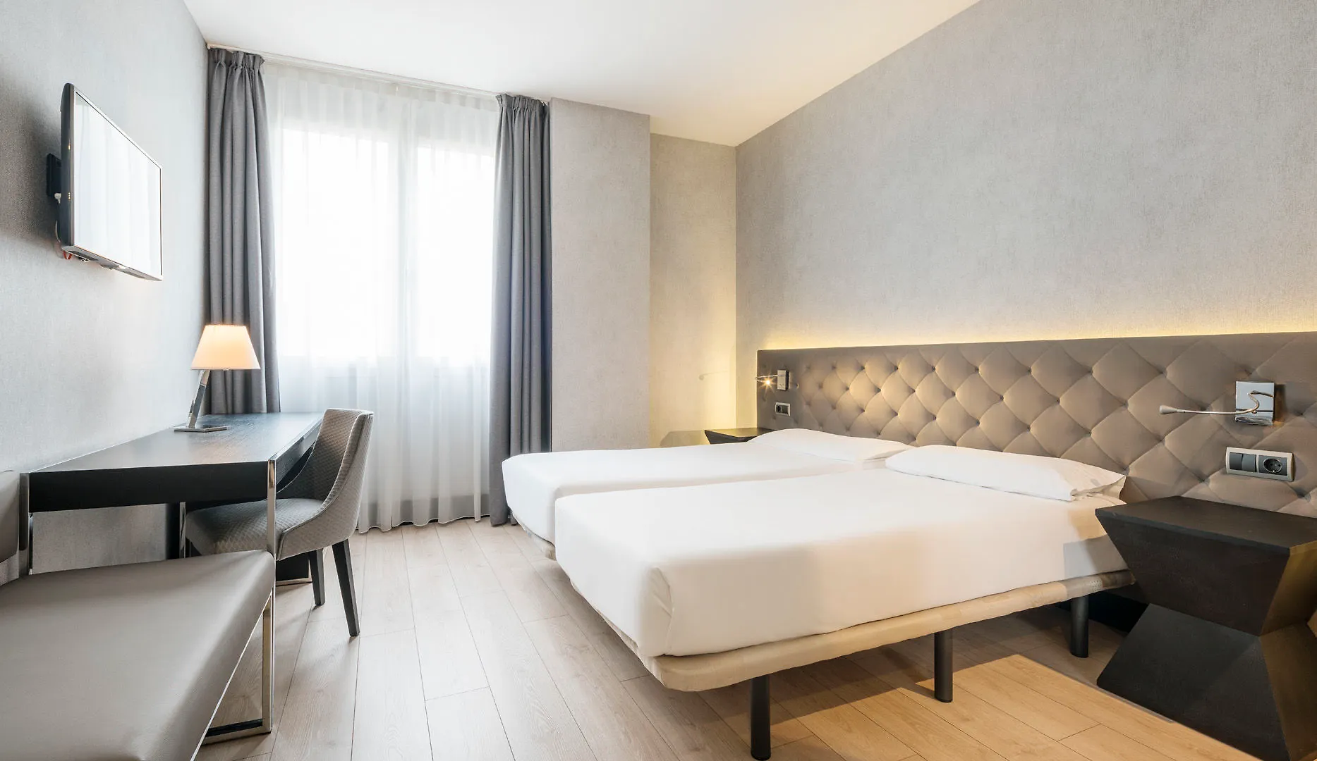 Hotel Ilunion Bel-Art Barcellona 4*,