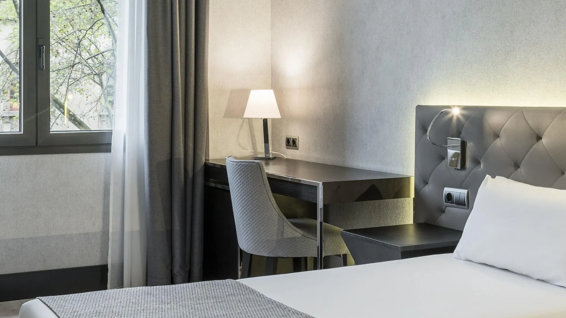Ilunion Bel-Art Hotel Barcelona 4*,  Spain